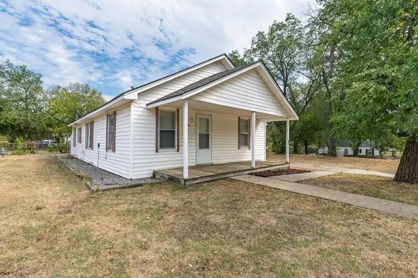 1229 N Center Avenue, Shawnee, OK 74801