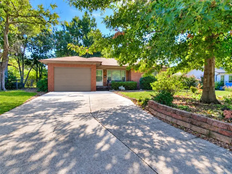 625 Sherwood Drive, Norman, OK 73071 - #2