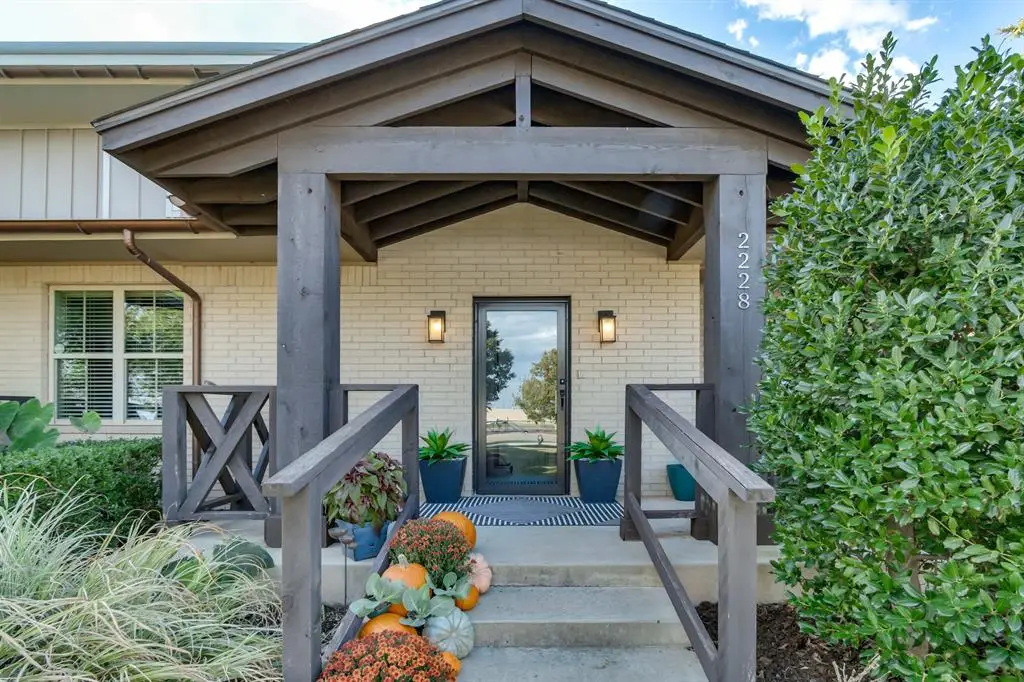 2228 Vineyard Boulevard, The Village, OK 73120 - #1