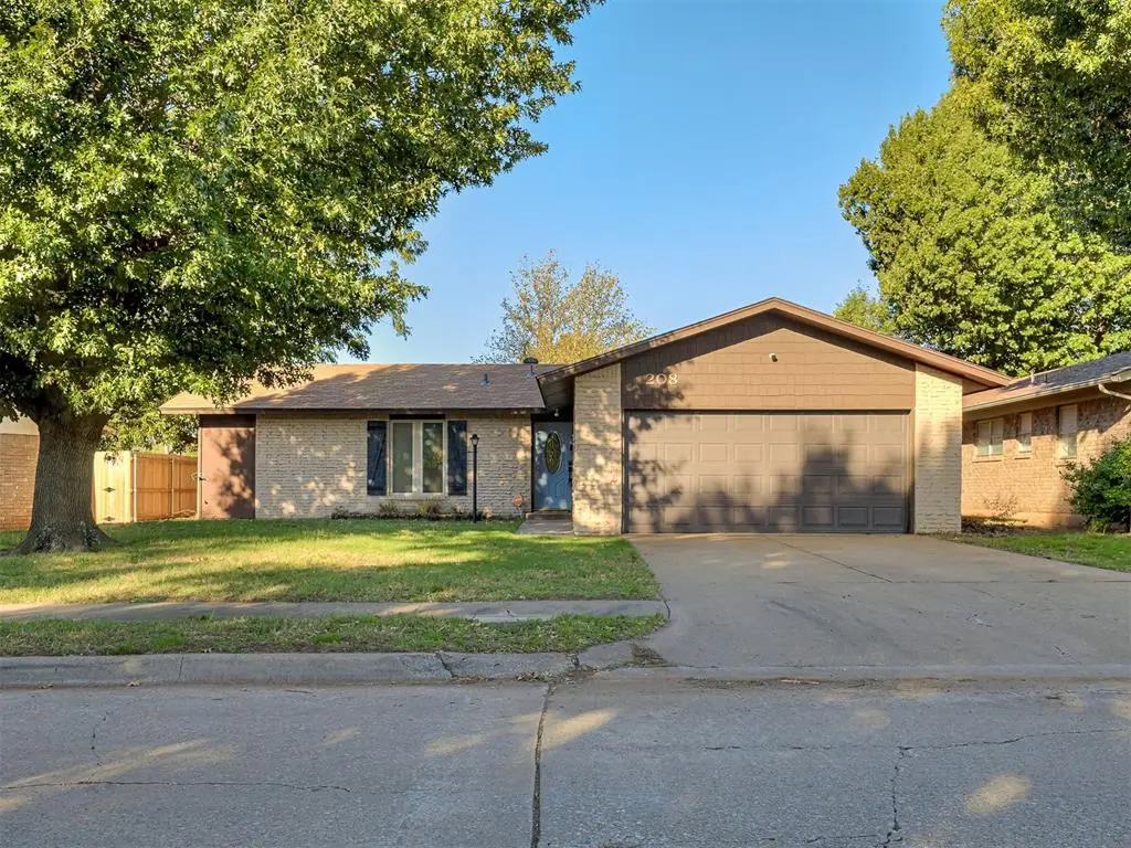208 N Briarwood Street, Yukon, OK 73099 - #1