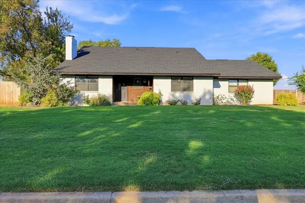 1009 Mac Drive, Elk City, OK 73644 - #1