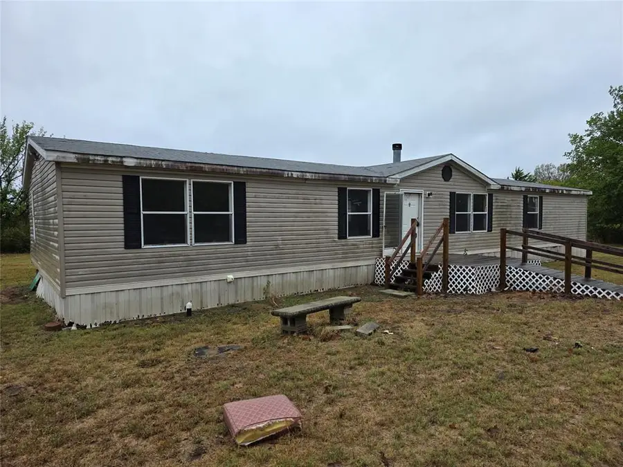 619 S Madison Street, Maud, OK 74854 - #3