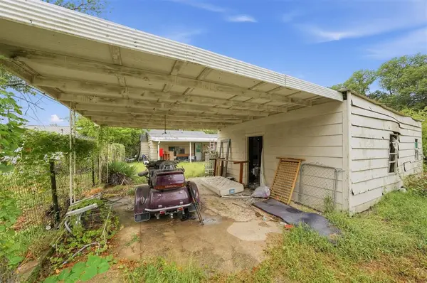 718 S 2nd Street, Henryetta, OK 74437