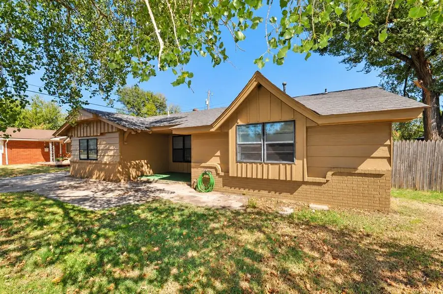 702 N Nail Parkway, Moore, OK 73160 - #2