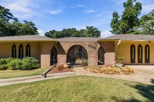 8225 Golden Oaks Road, Oklahoma City, OK 73127