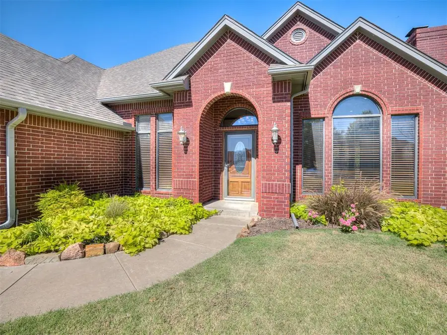 802 Hampton Court, El Reno, OK 73036 - #2