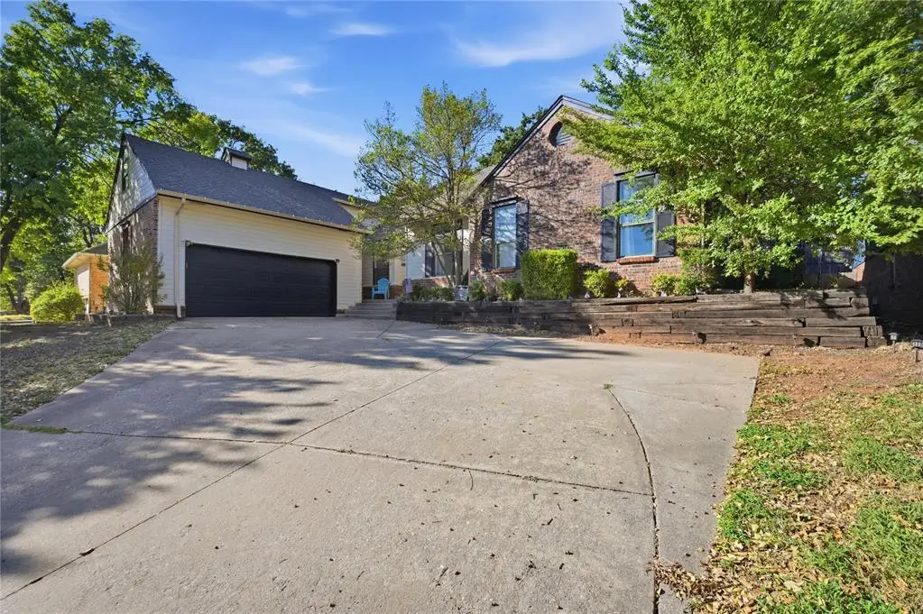 2301 Woodford Way, Edmond, OK 73034 - #1