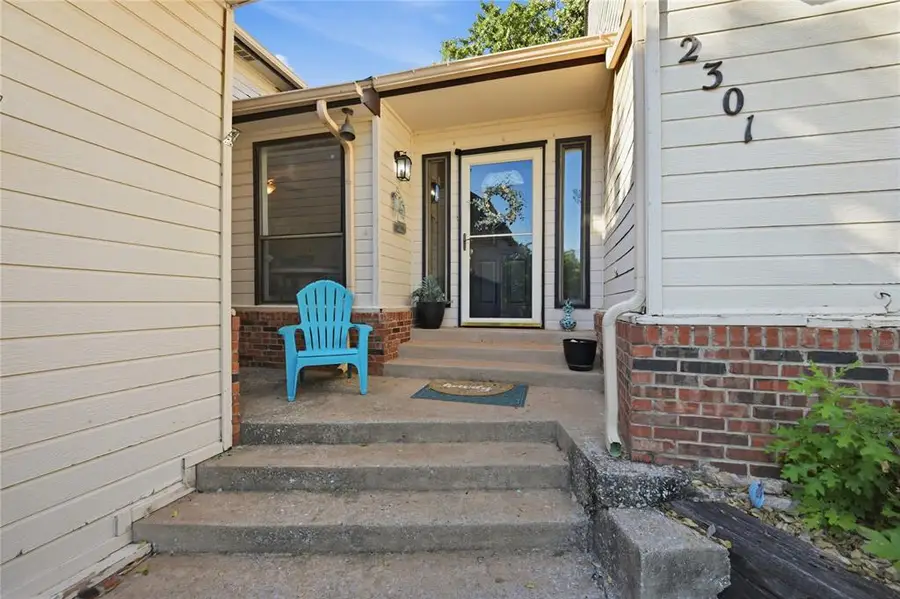 2301 Woodford Way, Edmond, OK 73034 - #2