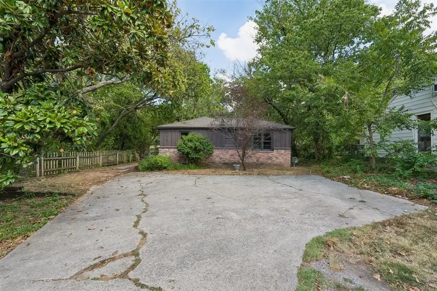 423 S Flood Avenue, Norman, OK 73069 - #2