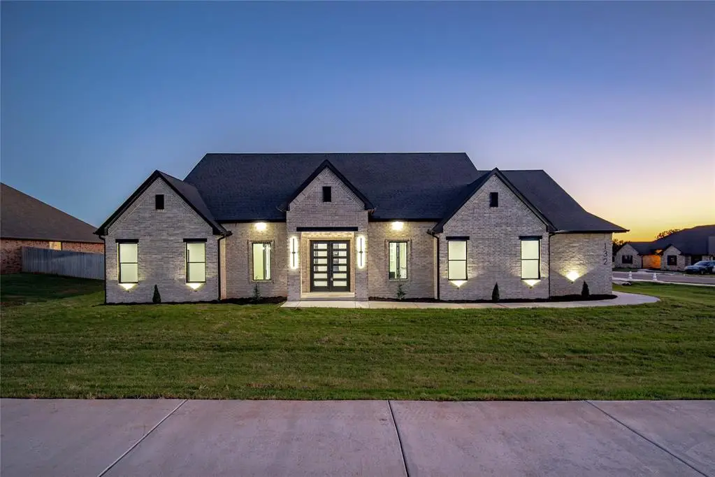 132 W Lynn Court Drive, Mustang, OK 73064 - #1