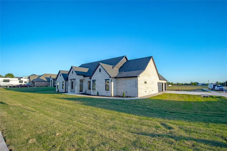 132 W Lynn Court Drive, Mustang, OK 73064 - #2