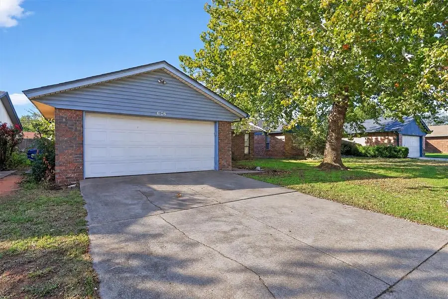 646 W Linden Drive, Mustang, OK 73064 - #2