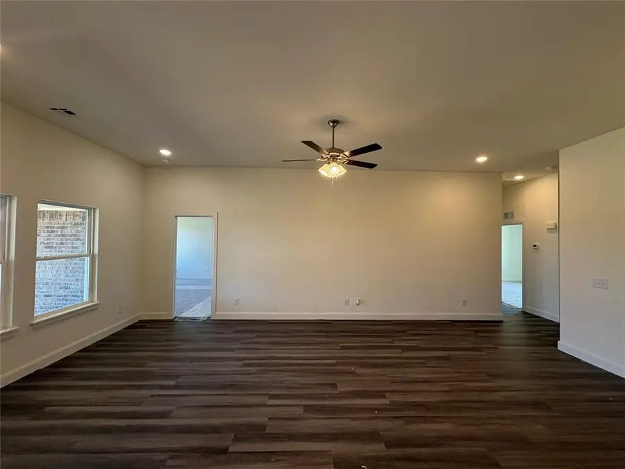 2305 SE 89th Terrace, Moore, OK 73160 - #2