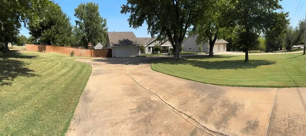1611 E Coffee Creek Road, Edmond, OK 73034-5804 - #1
