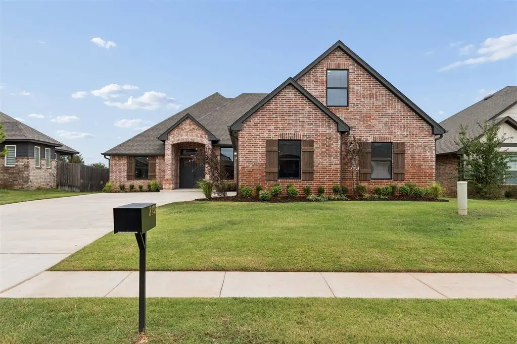 2132 Santa Monica Street, Edmond, OK 73034 - #1