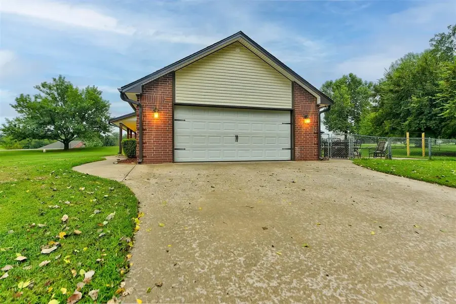 319 E Cedar Drive, Tuttle, OK 73089 - #3