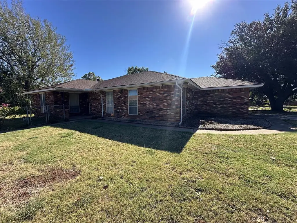 1112 Val Genes Road, Edmond, OK 73003 - #1