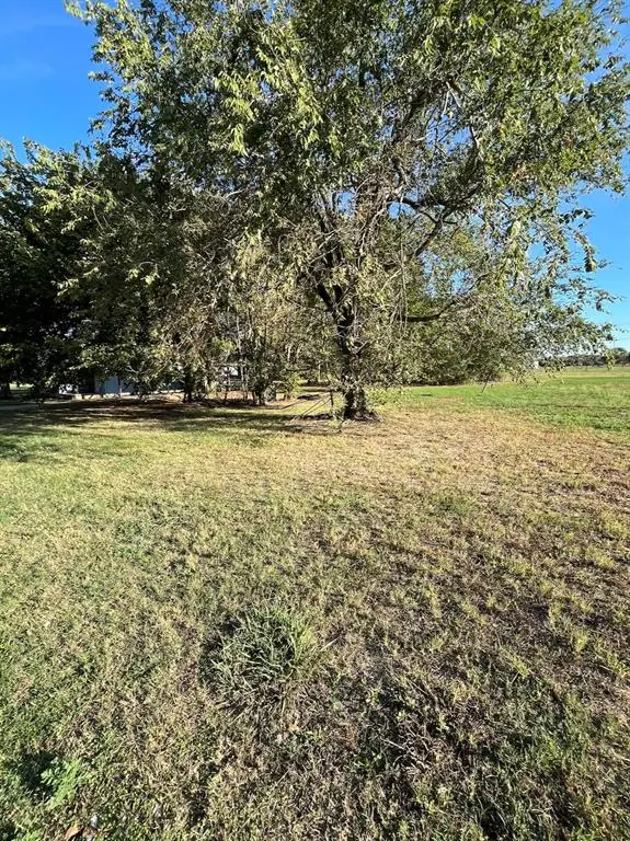 306 E Minnesota Avenue, Chickasha, OK 73018 - #1