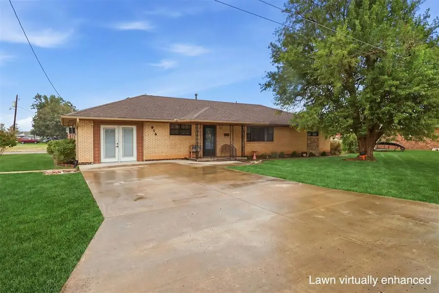 916 N Byers Avenue, Mangum, OK 73554 - #3