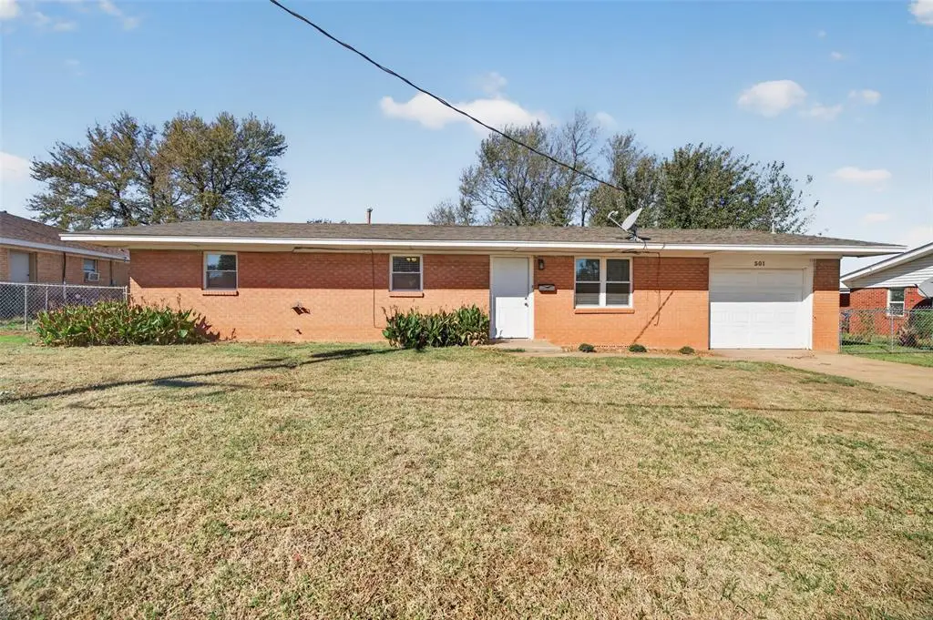 501 S Galena Avenue, Geary, OK 73040 - #1