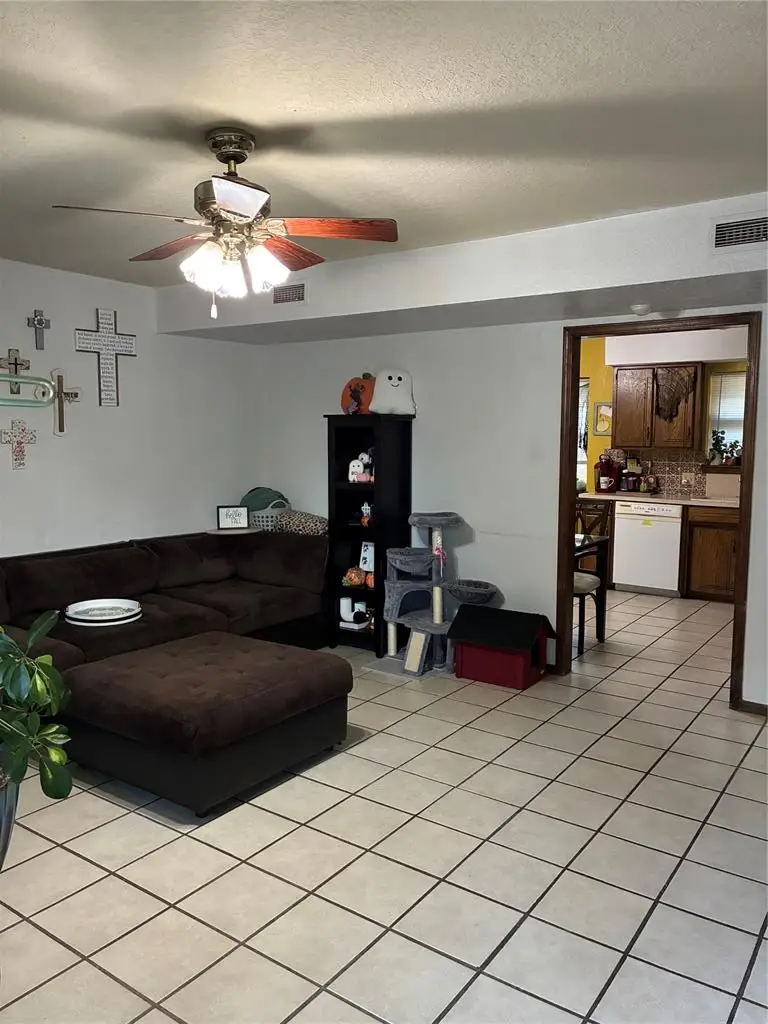 5106 W Cherokee Avenue, Enid, OK 73703 - #2