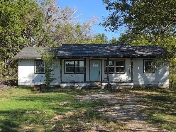220 W 5th Street, Castle, OK 74833