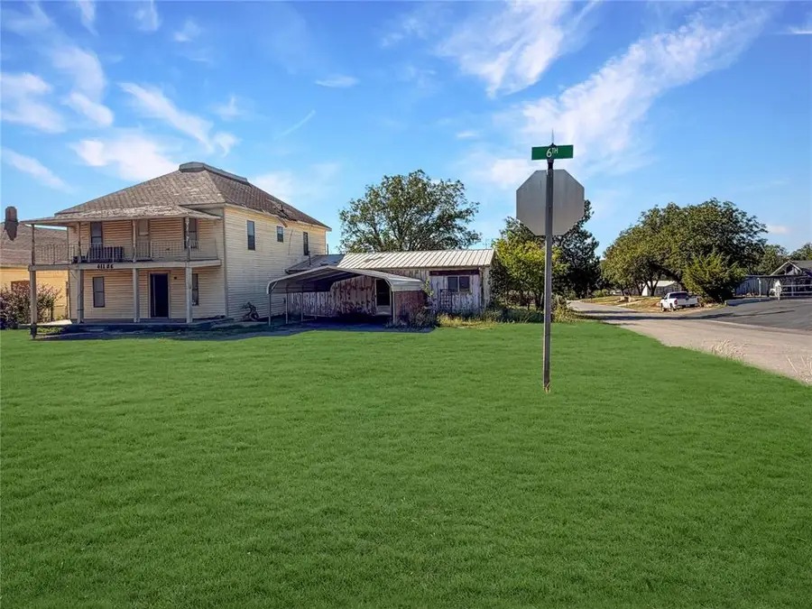 411 N 6th Street, Sayre, OK 73662 - #2