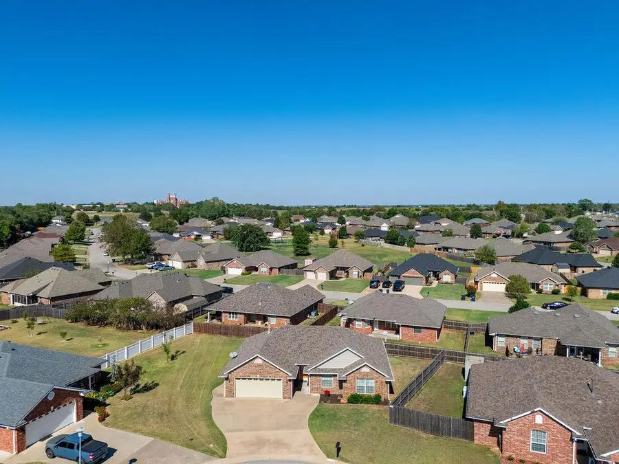 2305 Crooked Oak Court, Shawnee, OK 74804 - #2