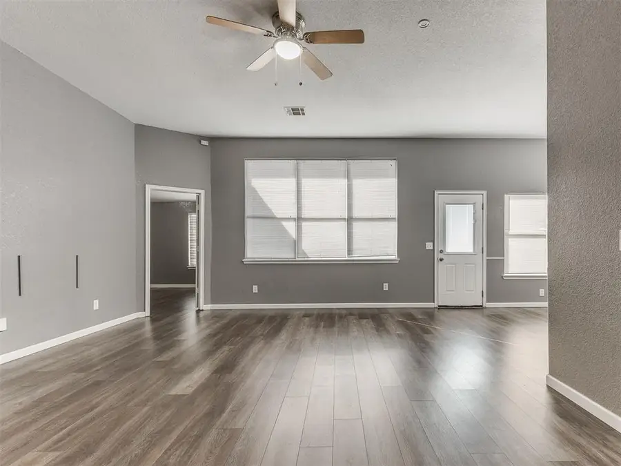 240 SE 23rd Street, Moore, OK 73160 - #3