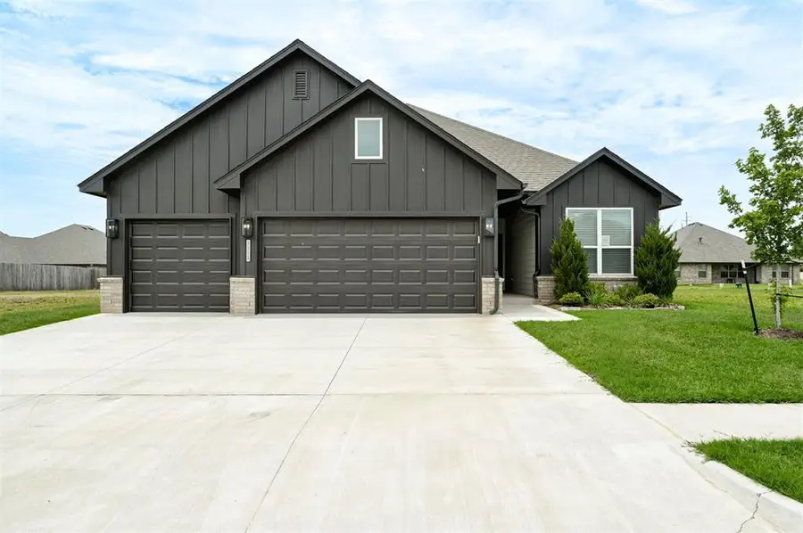7713 Wilshire Woods Drive, Yukon, OK 73099 - #3