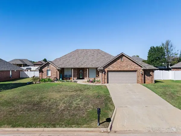 1712 Pecan Crossing Drive, Shawnee, OK 74804