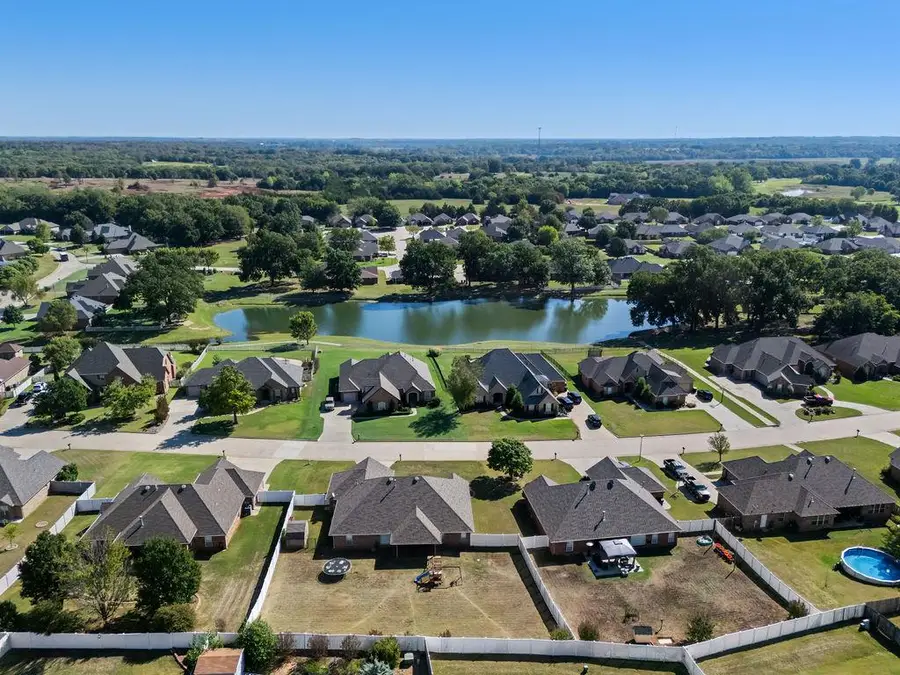 1712 Pecan Crossing Drive, Shawnee, OK 74804 - #3