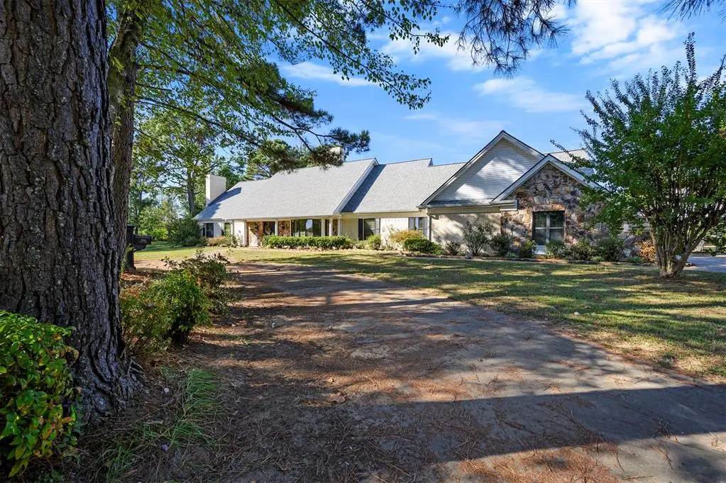 3905 E State Highway 3, Idabel, OK 74745 - #1