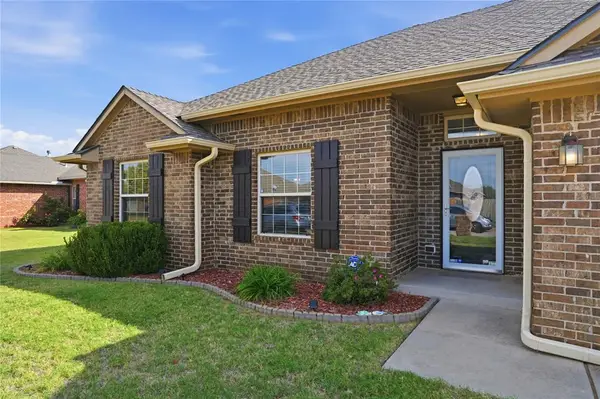 1904 Hebron Court, Yukon, OK 73099