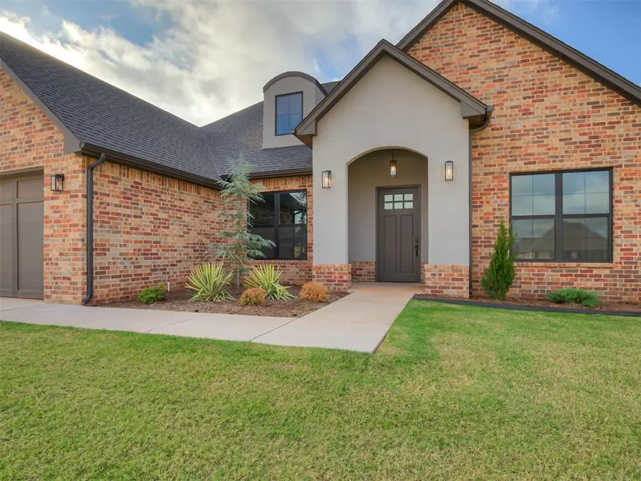 2218 W Cole Drive, Mustang, OK 73064 - #2