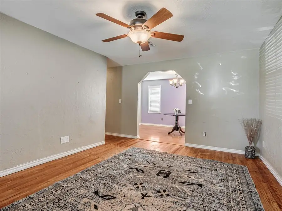 921 Cherokee Place, Lindsay, OK 73052 - #3