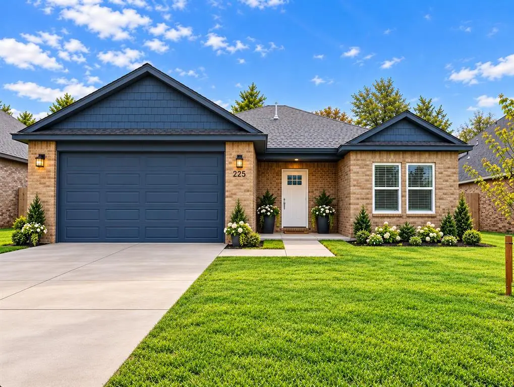 225 E Abbot Lane, Mustang, OK 73064 - #1