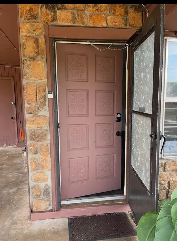 400 Woods Drive #402, Noble, OK 73068 - #3