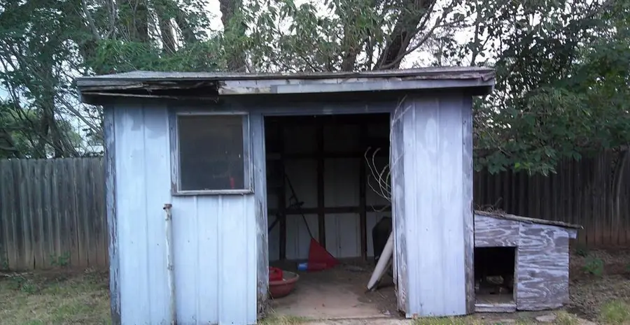 420 S 3rd Street, Cyril, OK 73029 - #2