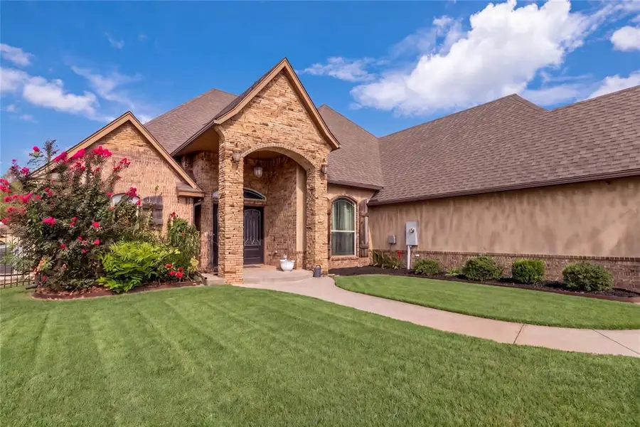413 S Riverside Drive, Moore, OK 73160 - #2