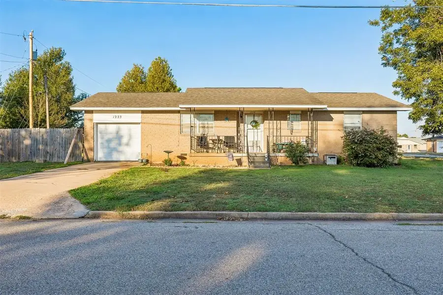 1223 N 14th Street, Perry, OK 73077 - #2