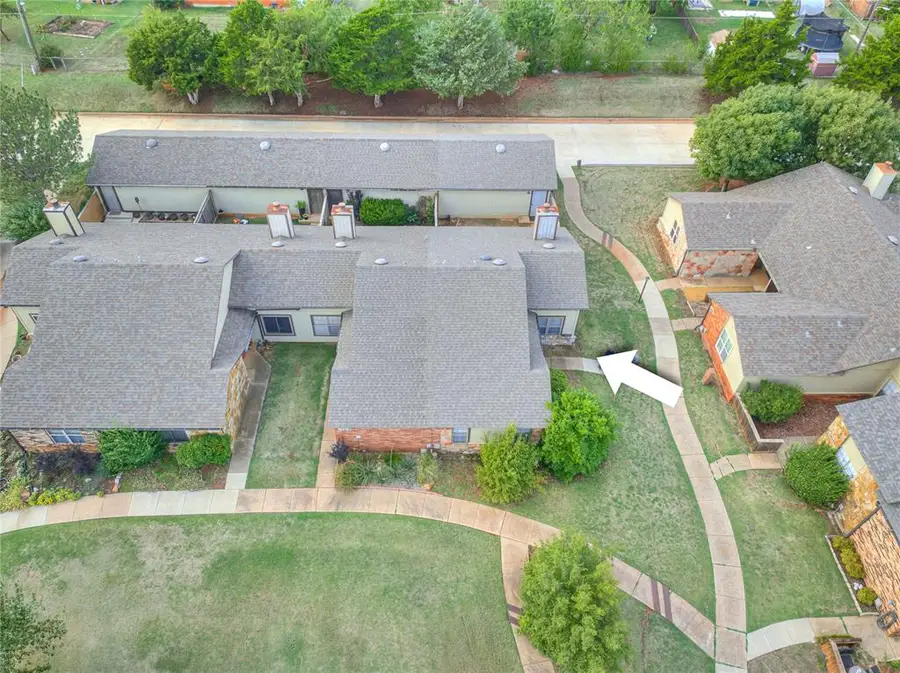 13921 Crossing Way W, Edmond, OK 73013 - #2