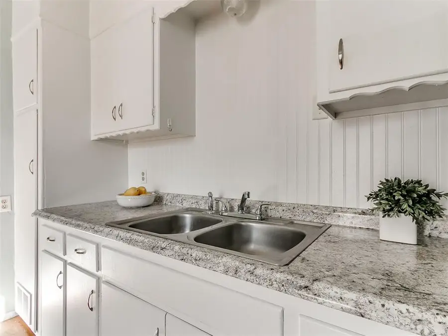 117 W Clegern Avenue, Edmond, OK 73003 - #3