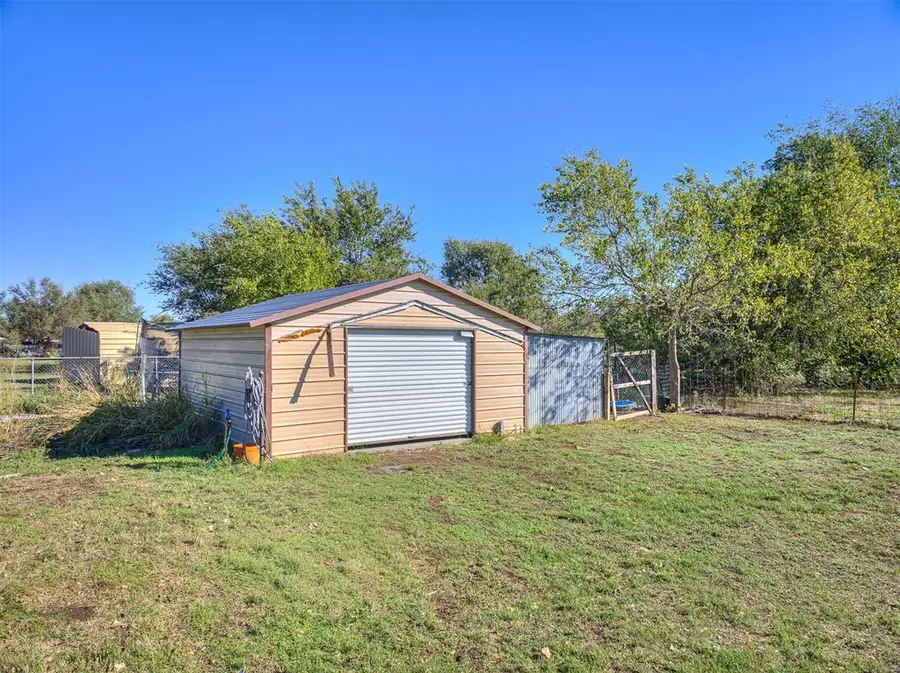 326 S Cherry Avenue, Union City, OK 73090 - #2