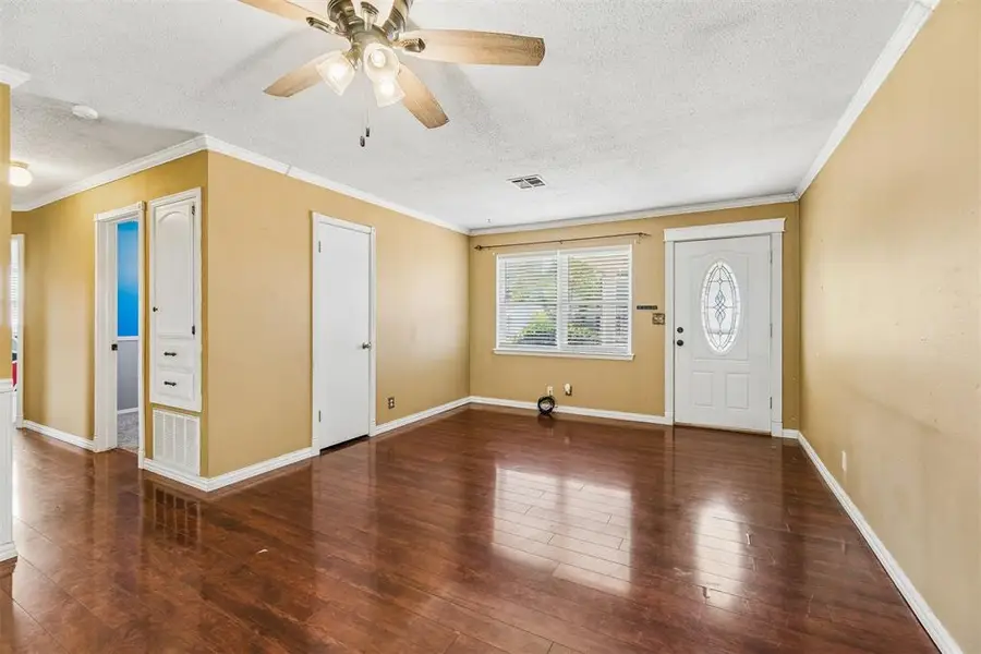220 S Silver Drive, Mustang, OK 73064 - #3