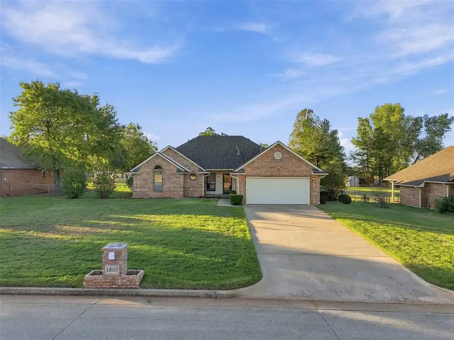1600 E Persimmon Lane, Mustang, OK 73064 - #3