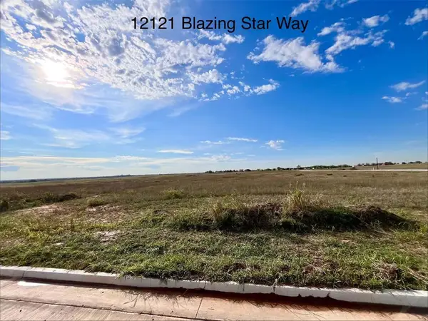 12121 Blazing Star Way, Cashion, OK 73044