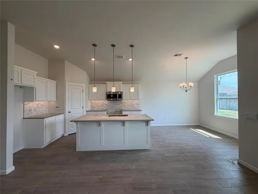 1116 Redwood Creek Drive, Yukon, OK 73099 - #3