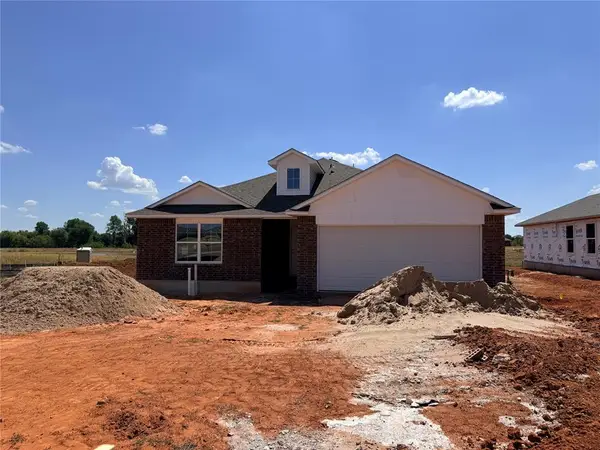 1124 E Stallion Lane, Mustang, OK 73064