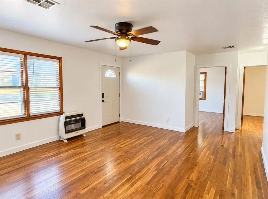 803 W 4th Street, Granite, OK 73547 - #3